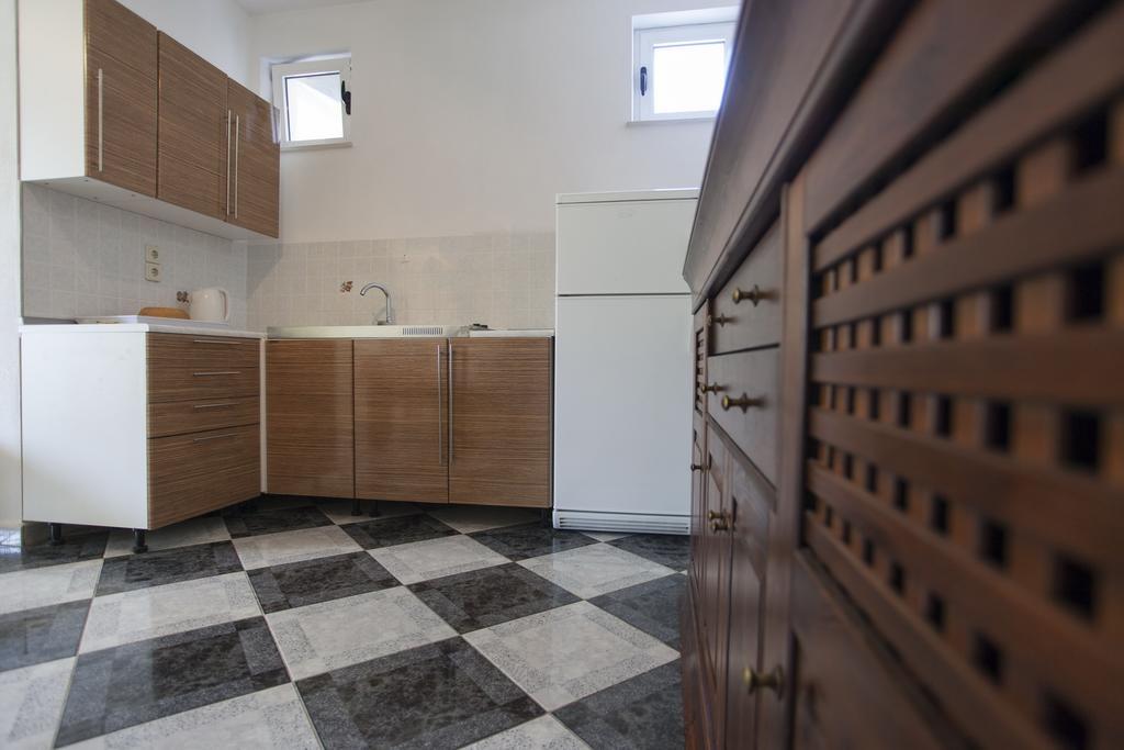 Apartments Damjanovic Makarska Room photo
