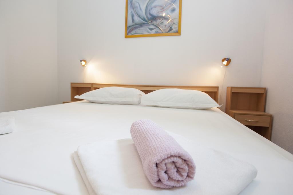 Apartments Damjanovic Makarska Exterior photo