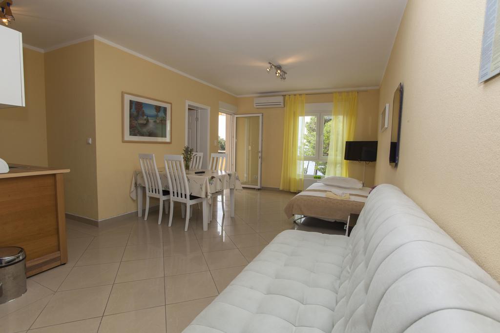Apartments Damjanovic Makarska Exterior photo