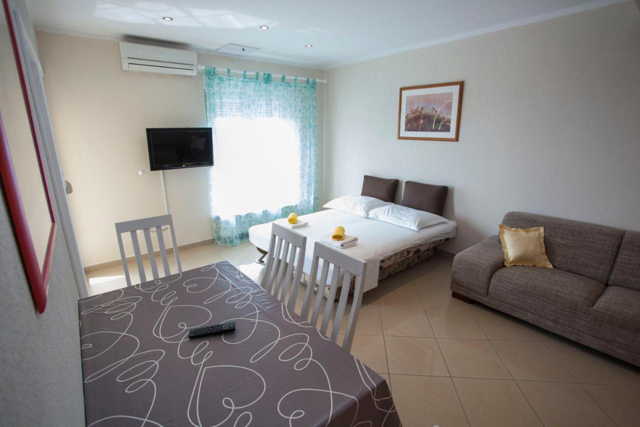 Apartments Damjanovic Makarska Exterior photo